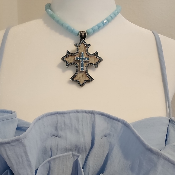 Necklace cross new - Picture 2 of 3